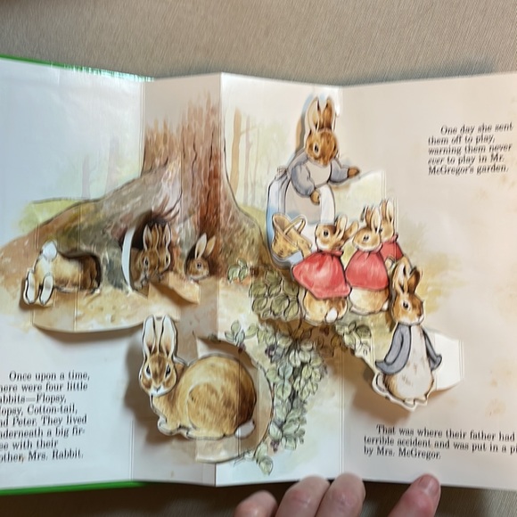 NOT ELIGIBLE FOR BUNDLE SALE      4-Book Boxed Set of Peter Rabbit Pop-Up Books - Picture 11 of 15
